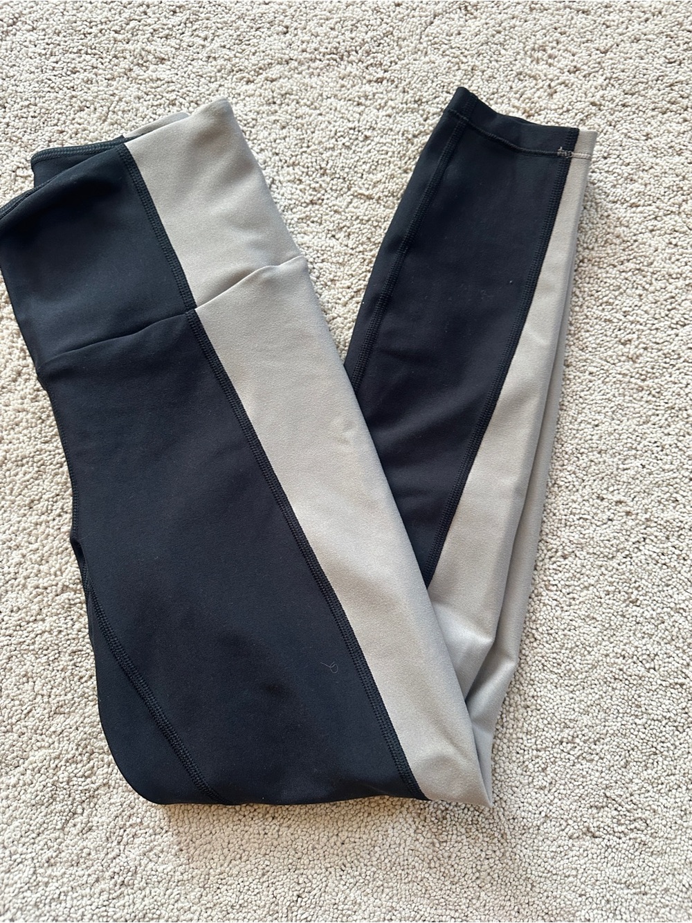 Abercrombie & Fitch Black and Tan Colorblock Leggings XS short
